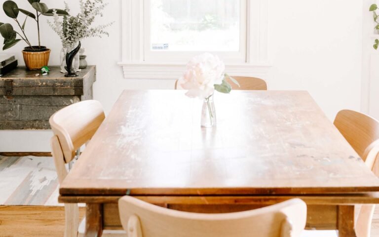 Preparing Your Dining Table For a Gathering